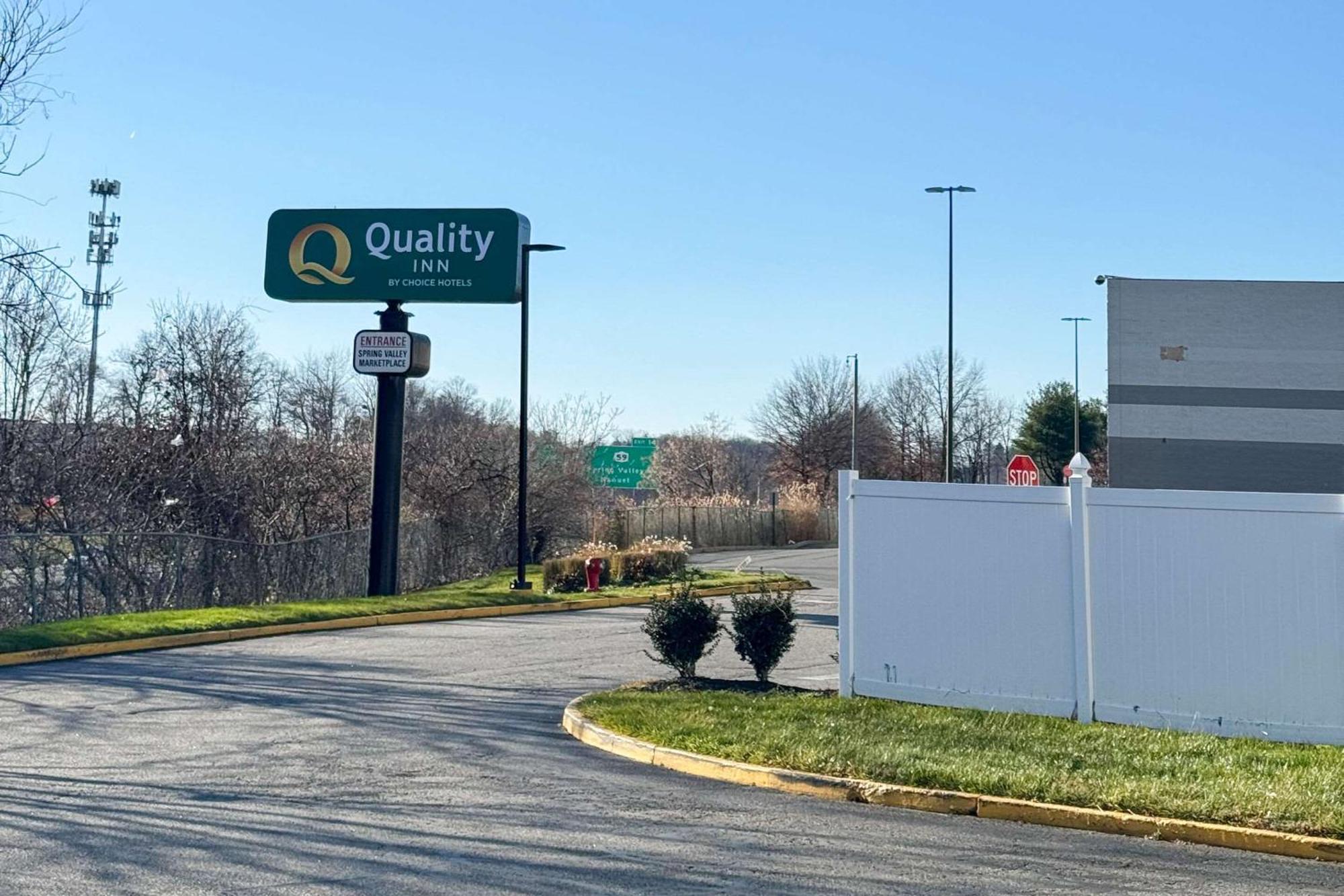 Quality Inn Spring Valley - Nanuet Exteriér fotografie
